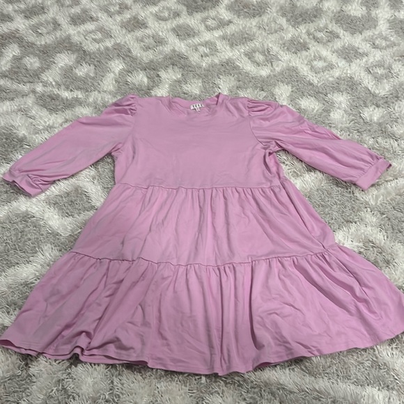 Dresses & Skirts - MUST GO — Cute dress!